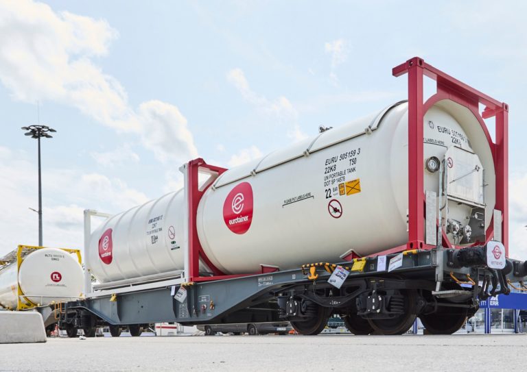 Intermodal iso tank container & railcar - Eurotainer Ermewa