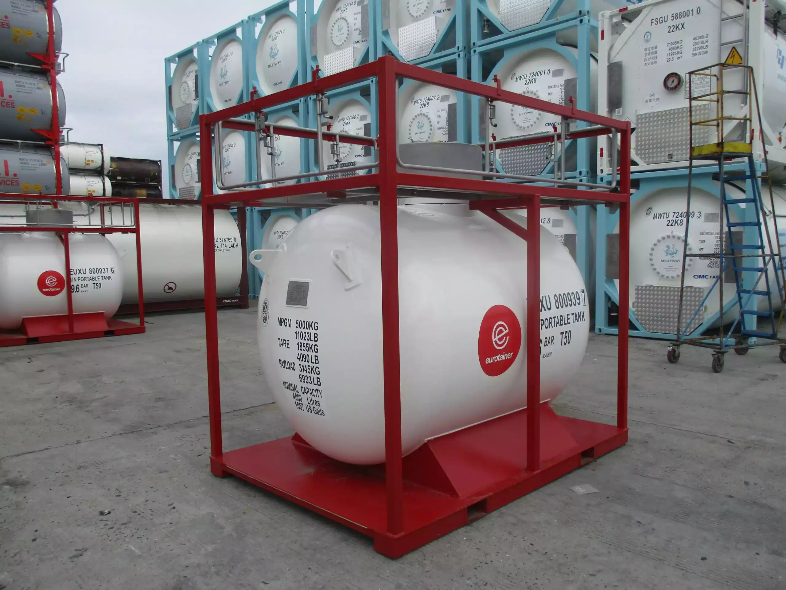 ten-foot-gas-tank-container eurotainer on depot