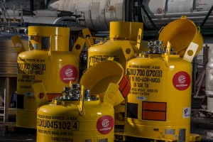 Small portable tank T14 & T50 on depot - Eurotainer