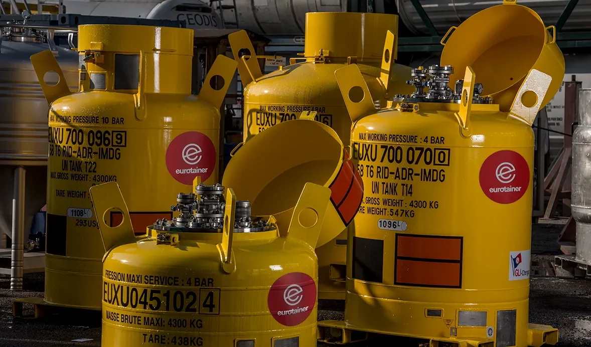 Small portable tank T14 & T50 on depot - Eurotainer