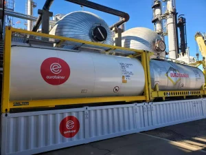 Spilltainer with tank container on plant - eurotainer