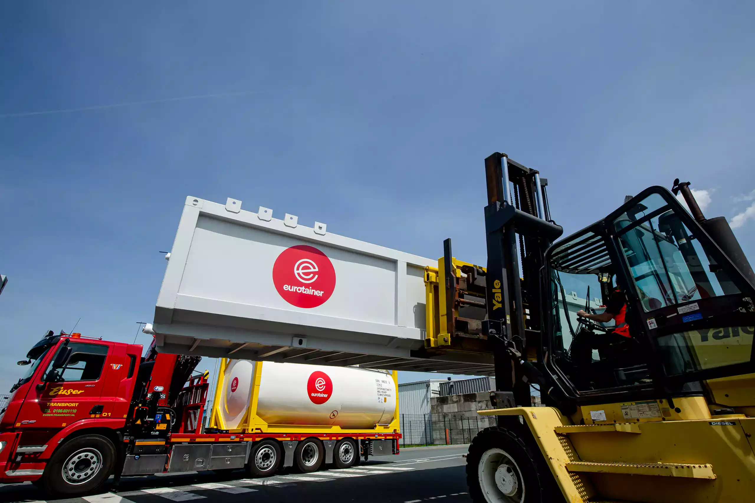 Spilltainers Containers with lift - eurotainer
