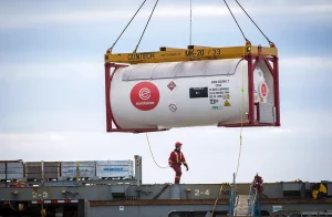 gas tank container manage by lift and technician - eurotainer