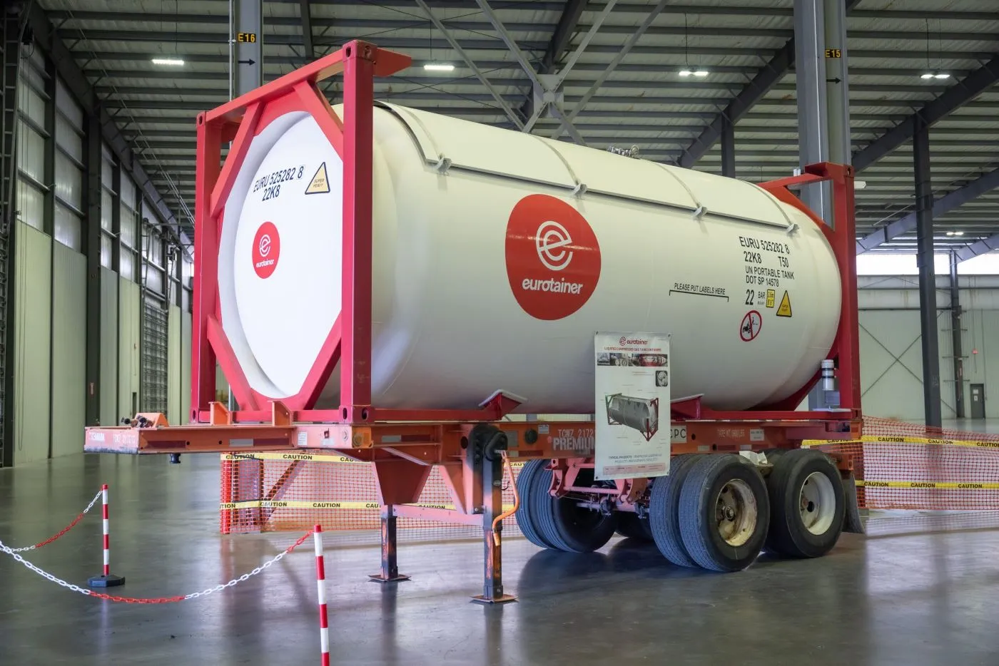 Gas tank container T50 on chassis technical day us - eurotainer