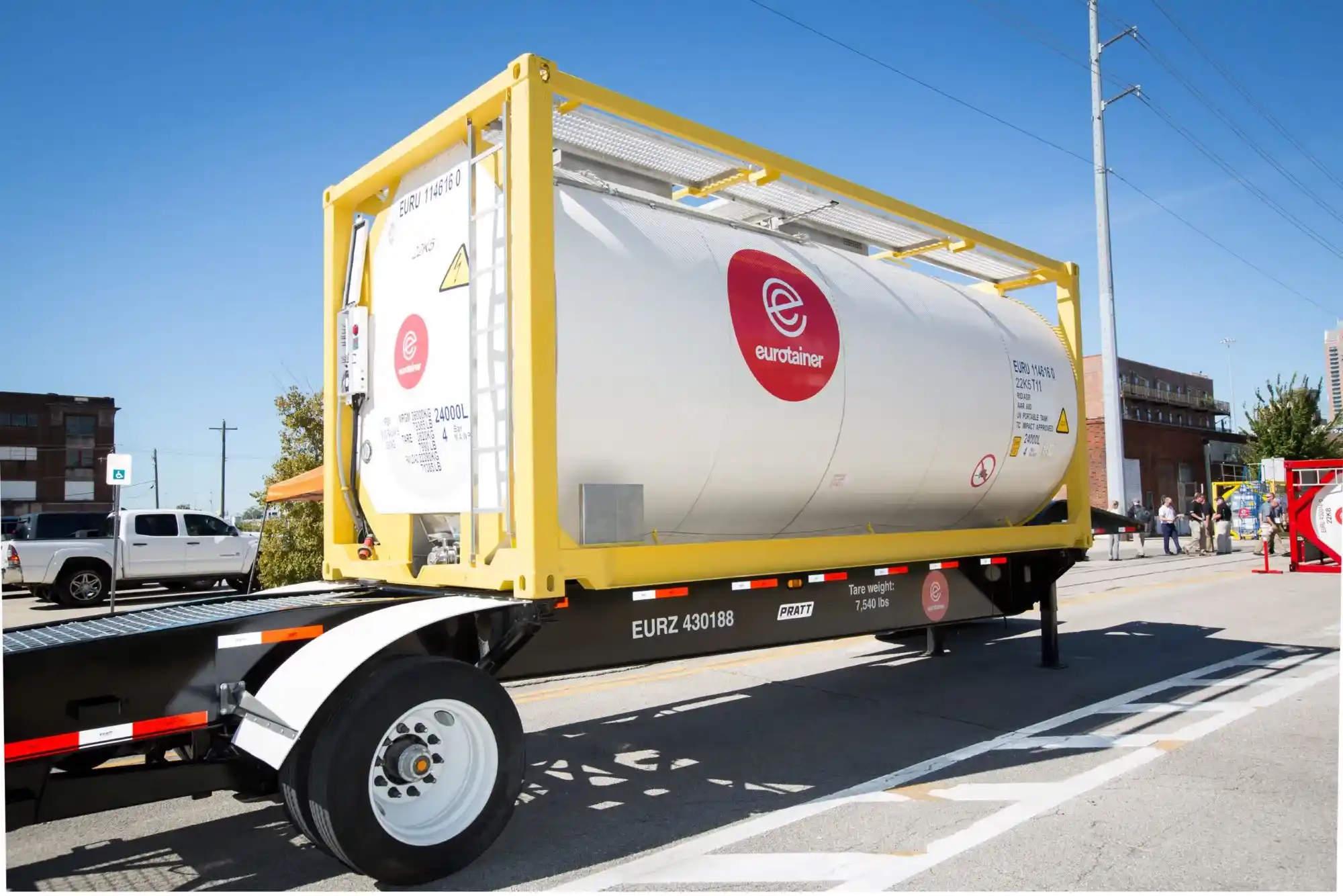 Tank container liquid on chassis - technical day eurotainer