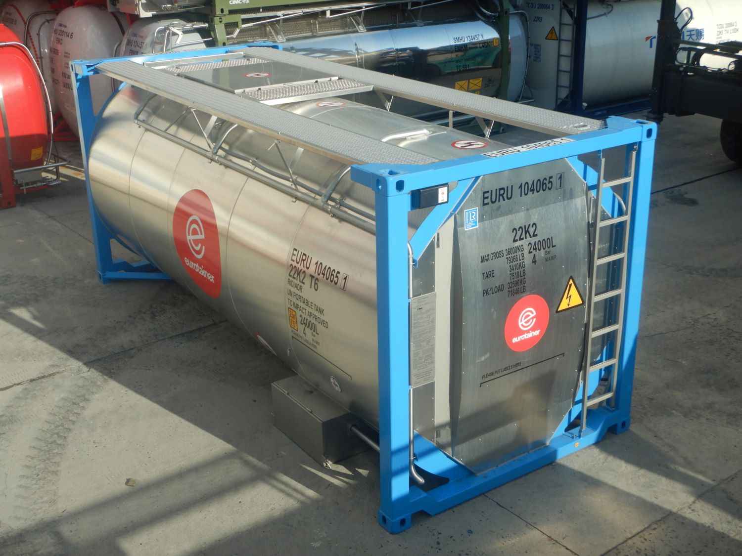 Temperature controlled T6 tank container for food grade on depot - eurotainer